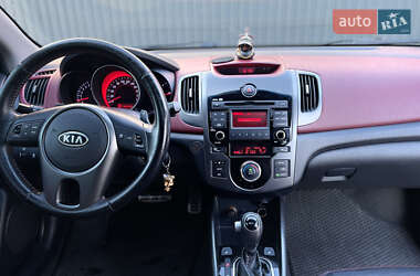 Купе Kia Cerato 2011 в 