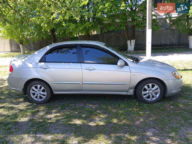 Седан Kia Cerato 2008 в Краснограді