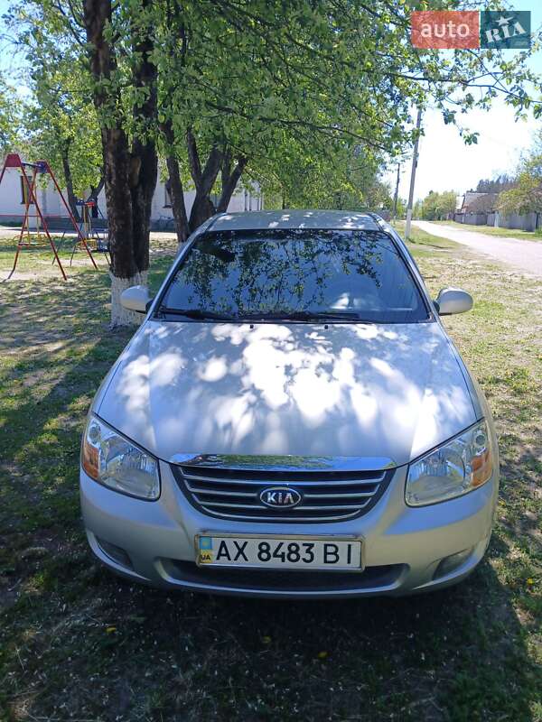 Седан Kia Cerato 2008 в Краснограді