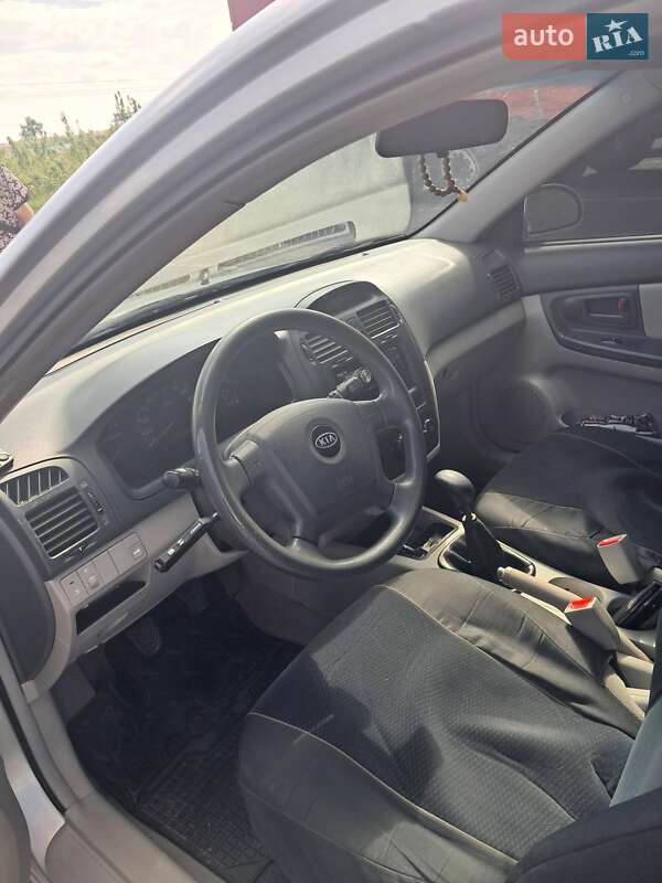 Седан Kia Cerato 2005 в Івано-Франківську