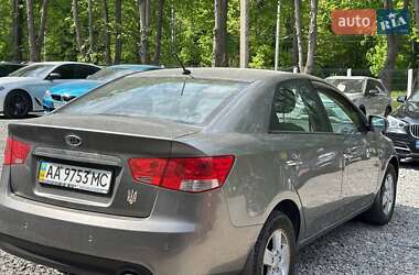 Седан Kia Cerato 2011 в 