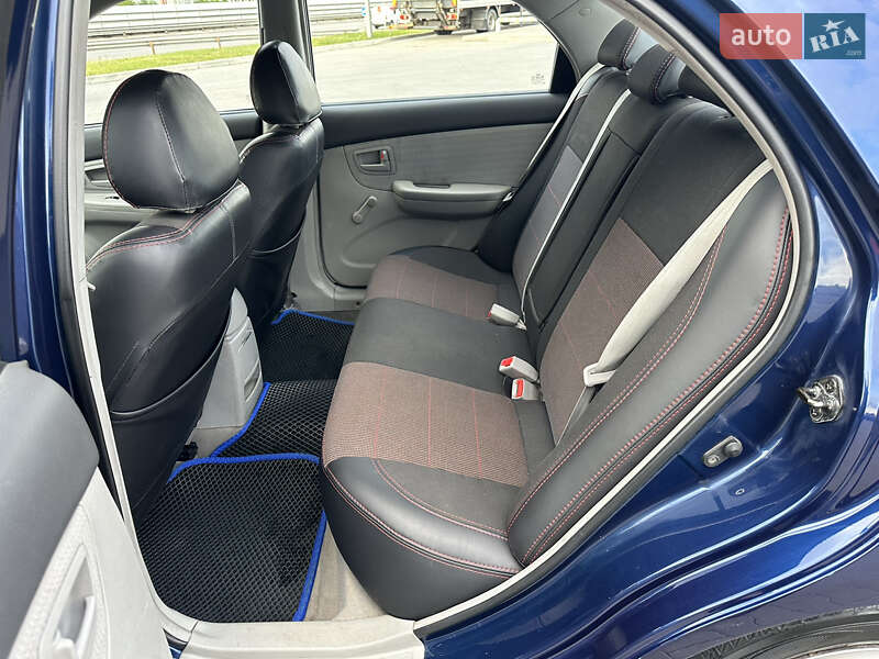 Седан Kia Cerato 2006 в Киеве