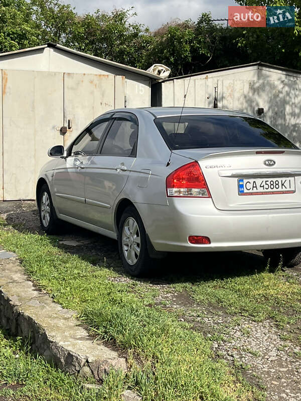 Седан Kia Cerato 2008 в Умани