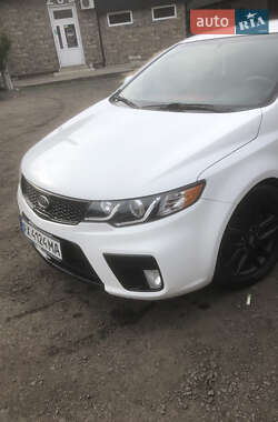Купе Kia Cerato 2011 в 