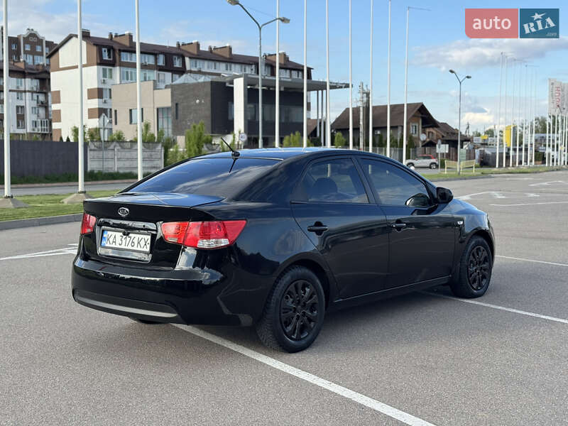 Седан Kia Cerato 2009 в Києві