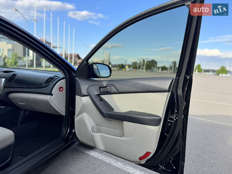 Седан Kia Cerato 2009 в Києві