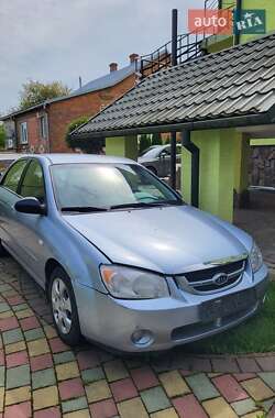 Седан Kia Cerato 2006 в Наварії
