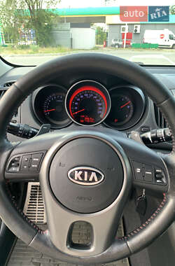 Седан Kia Cerato 2011 в 