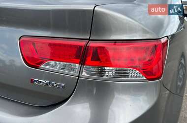 Купе Kia Cerato 2012 в 