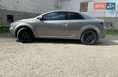 Купе Kia Cerato 2011 в 