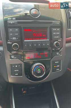 Купе Kia Cerato 2011 в 