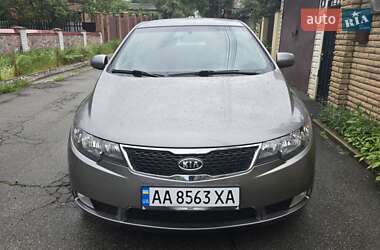 Седан Kia Cerato 2011 в Києві