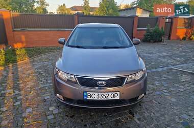 Седан Kia Cerato 2011 в Стебнику