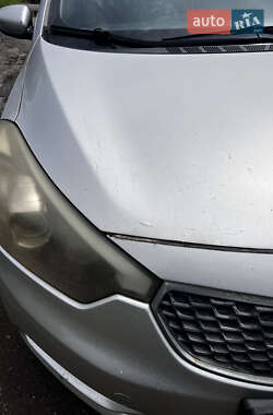 Седан Kia Cerato 2013 в 