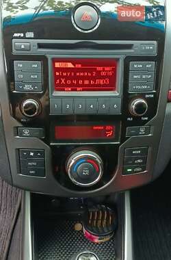 Купе Kia Cerato 2010 в 