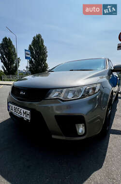 Купе Kia Cerato 2011 в 