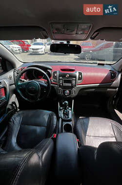 Купе Kia Cerato 2011 в 
