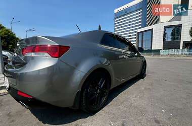 Купе Kia Cerato 2011 в 