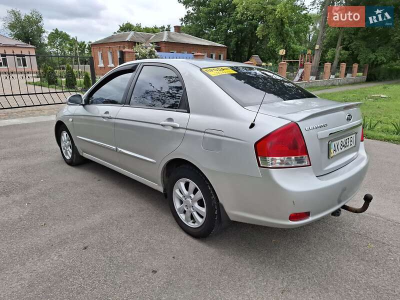Седан Kia Cerato 2008 в Краснограде