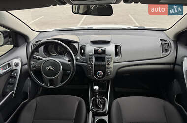 Седан Kia Cerato 2011 в 
