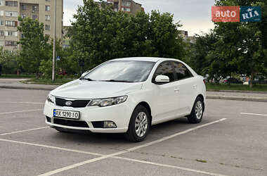 Седан Kia Cerato 2011 в 