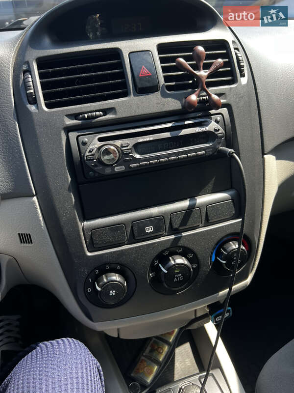 Седан Kia Cerato 2006 в Києві