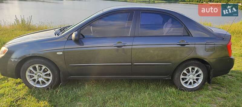 Седан Kia Cerato 2006 в Тростянце