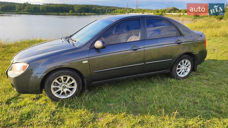 Седан Kia Cerato 2006 в Тростянце