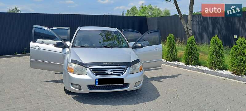 Седан Kia Cerato 2007 в Стрые