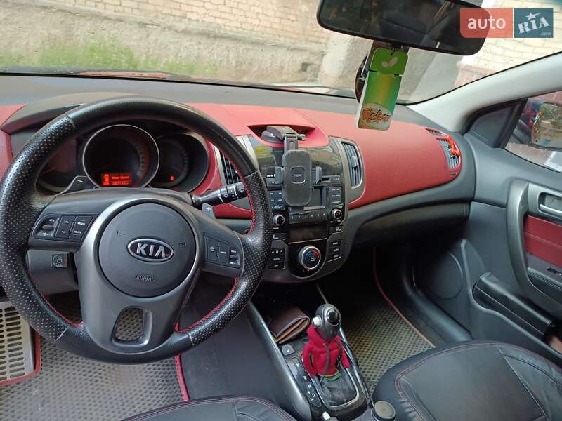 Купе Kia Cerato 2011 в Миколаєві