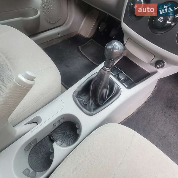 Седан Kia Cerato 2006 в Львові