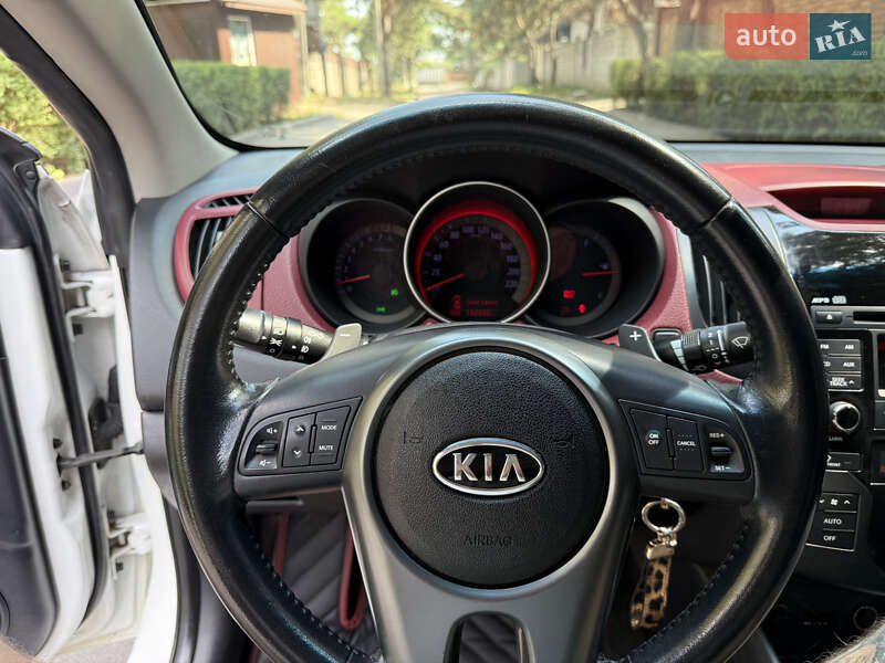 Седан Kia Cerato 2012 в Каменском