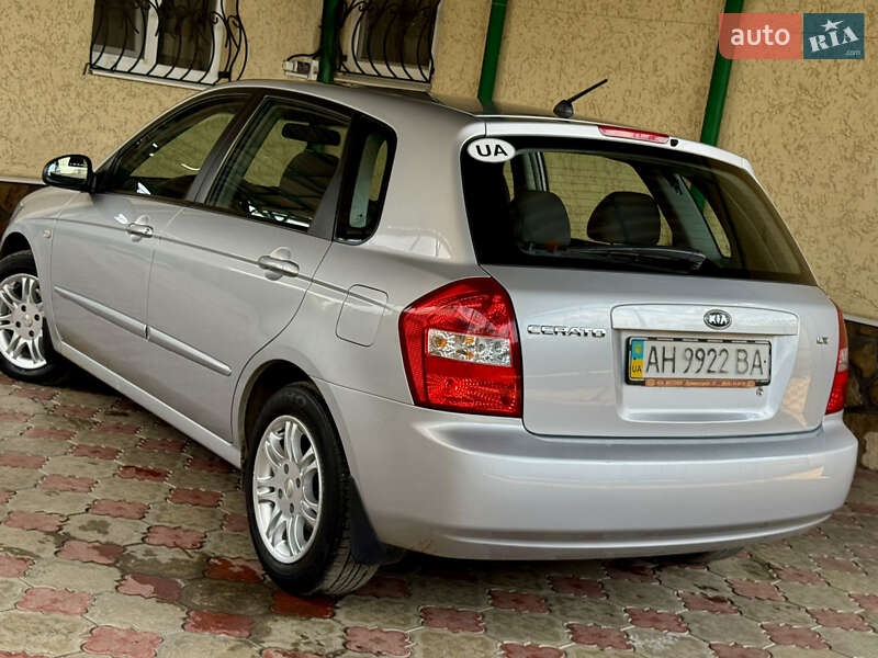 Хетчбек Kia Cerato 2006 в Краматорську