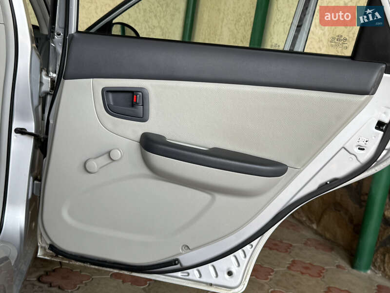 Хетчбек Kia Cerato 2006 в Краматорську