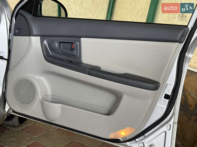 Хетчбек Kia Cerato 2006 в Краматорську