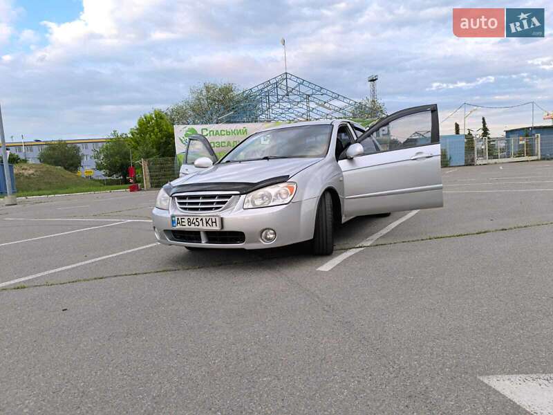 Седан Kia Cerato 2005 в Днепре