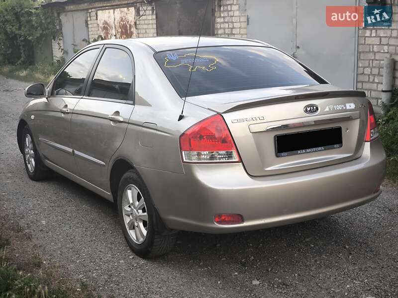 Седан Kia Cerato 2007 в Днепре