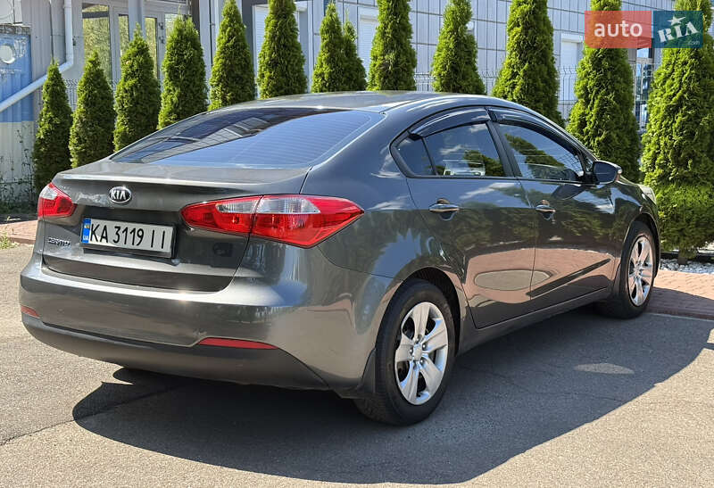 Седан Kia Cerato 2013 в Киеве