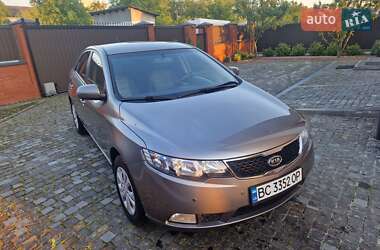 Седан Kia Cerato 2011 в Стебнику