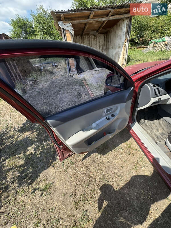 Седан Kia Cerato 2007 в Каневі