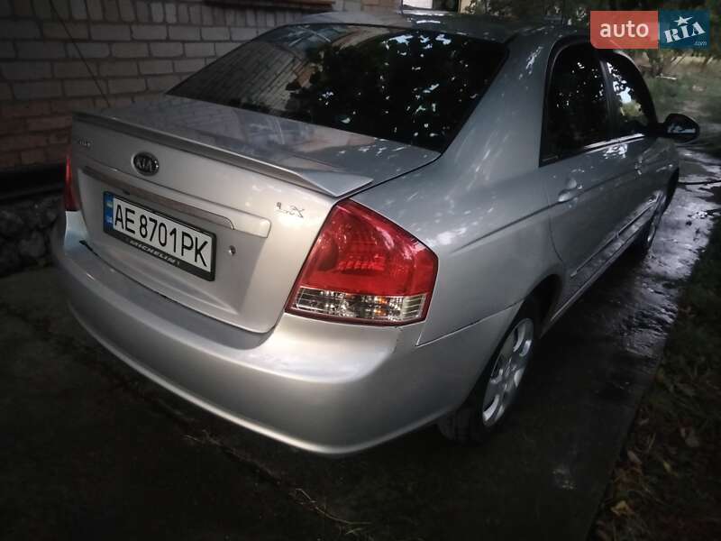 Седан Kia Cerato 2007 в Марганці