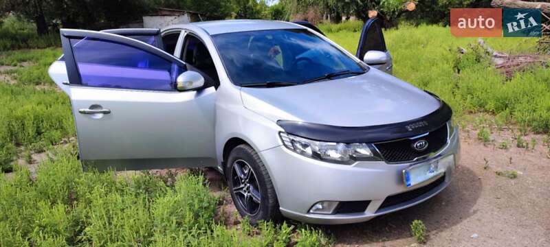 Седан Kia Cerato 2009 в Звенигородке