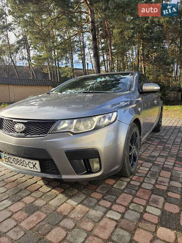 Купе Kia Cerato 2010 в Львове