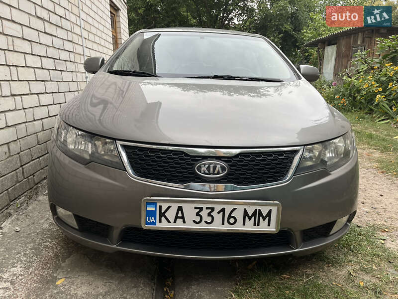 Седан Kia Cerato 2011 в Чернигове фото 3 Седан Kia Cerato 2011 в Чернигове