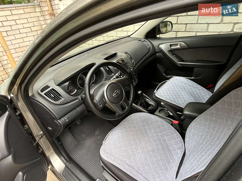 Седан Kia Cerato 2011 в Чернигове фото 10 Седан Kia Cerato 2011 в Чернигове