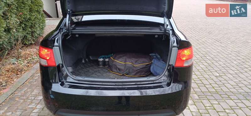 Седан Kia Cerato 2009 в Киеве