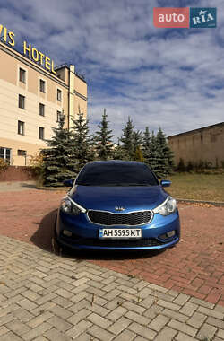 Седан Kia Cerato 2013 в Харкові