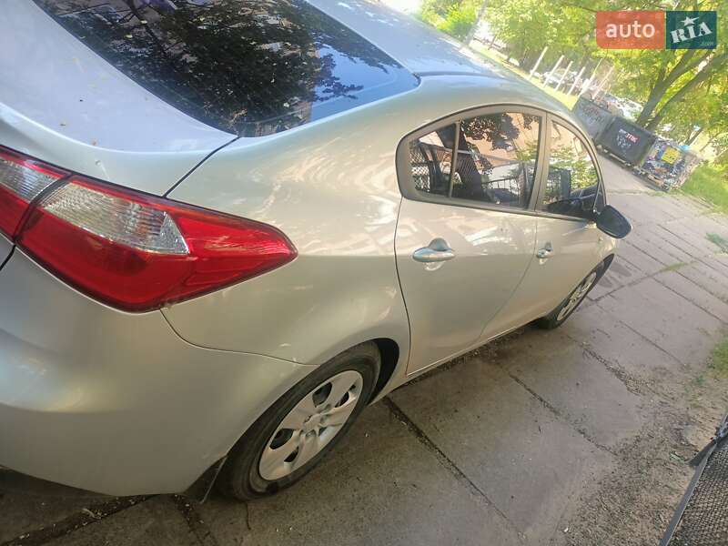 Седан Kia Cerato 2014 в Киеве фото 3 Седан Kia Cerato 2014 в Киеве
