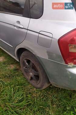 Хэтчбек Kia Cerato 2006 в  фото 10 Хэтчбек Kia Cerato 2006 в