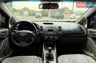 Седан Kia Cerato 2015 в  фото 8 Седан Kia Cerato 2015 в